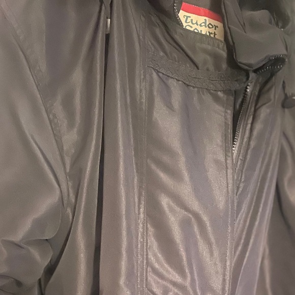 Tudor Court (Size Lg) Black Jacket, detachable faux fur hood & toggle buttons - Picture 2 of 11